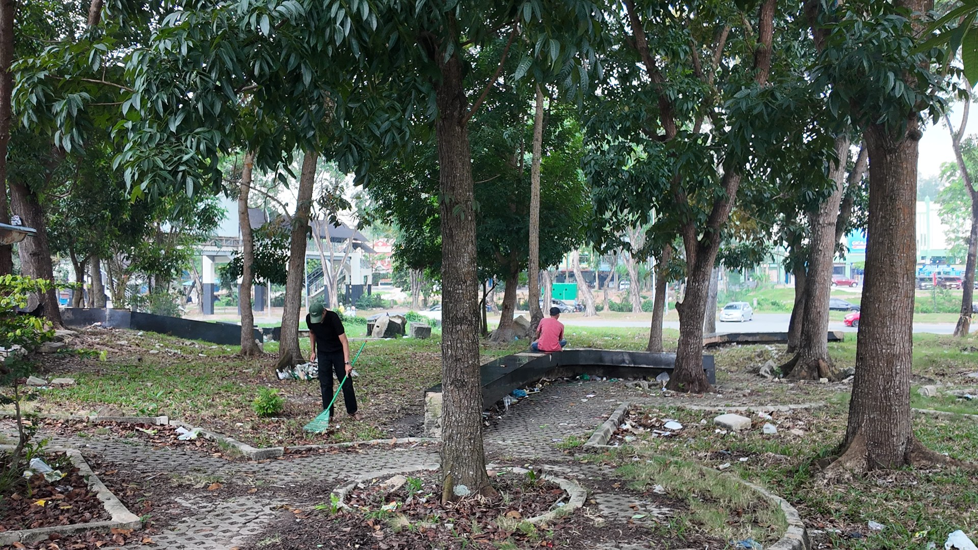Bufferzone Depan SMP 3 - Taman Jalan Kartini — foto 12