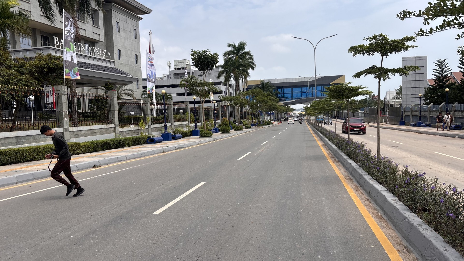 Jl. Raja Isa (Simp. Mega Mall - Simp. BI. Simp. Calista - Simp. KDA) — foto 1