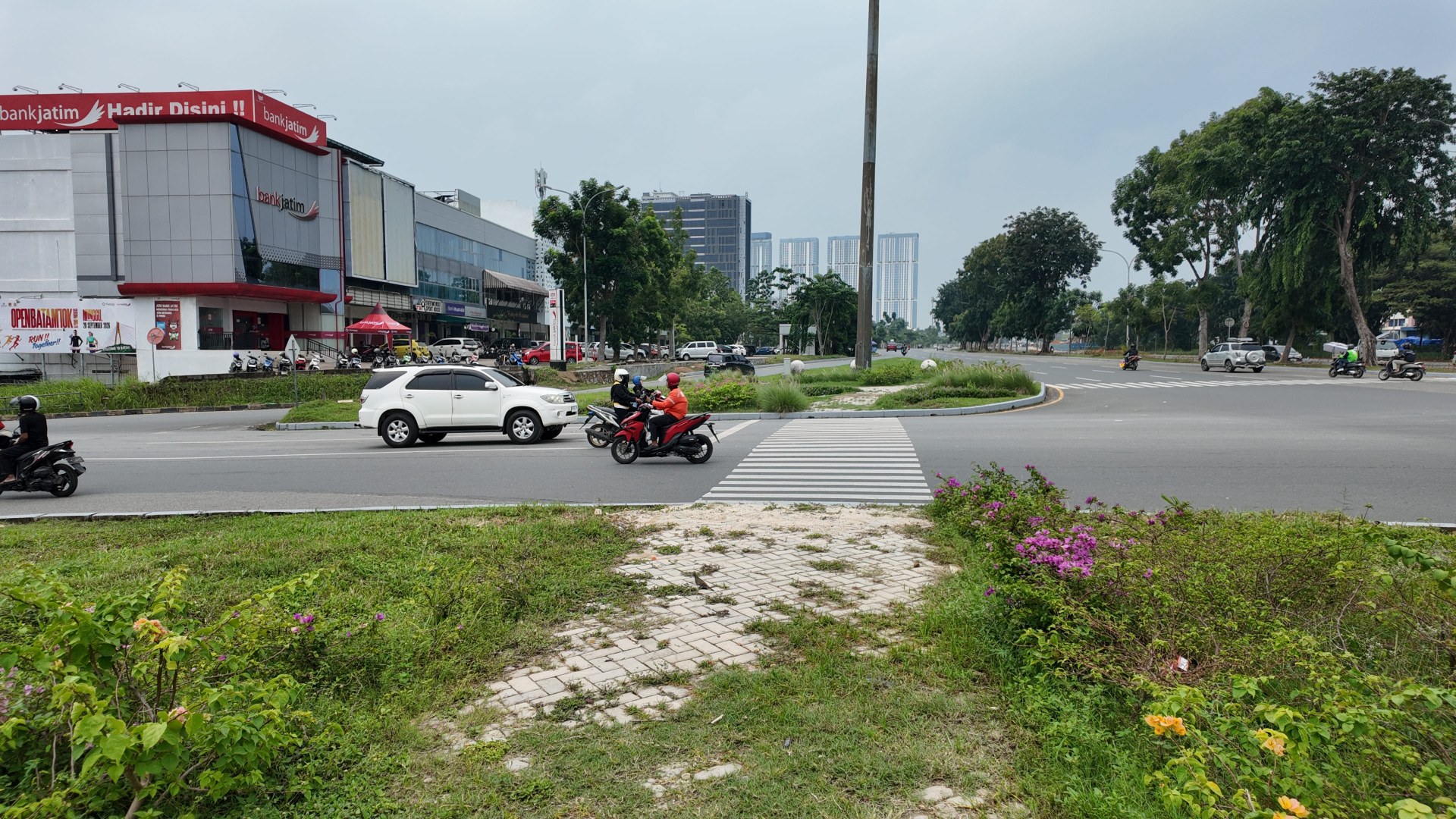 Pulau jalan Simpang Kara — foto 4
