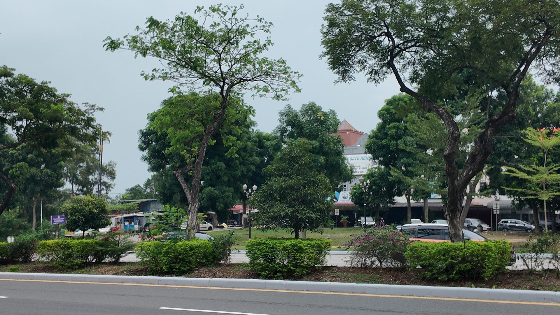 Jl. Raja Haji Fisabilillah (Simp. Laluan madani - Dataran Engku Hamidah - Simp. BNI) — foto 6
