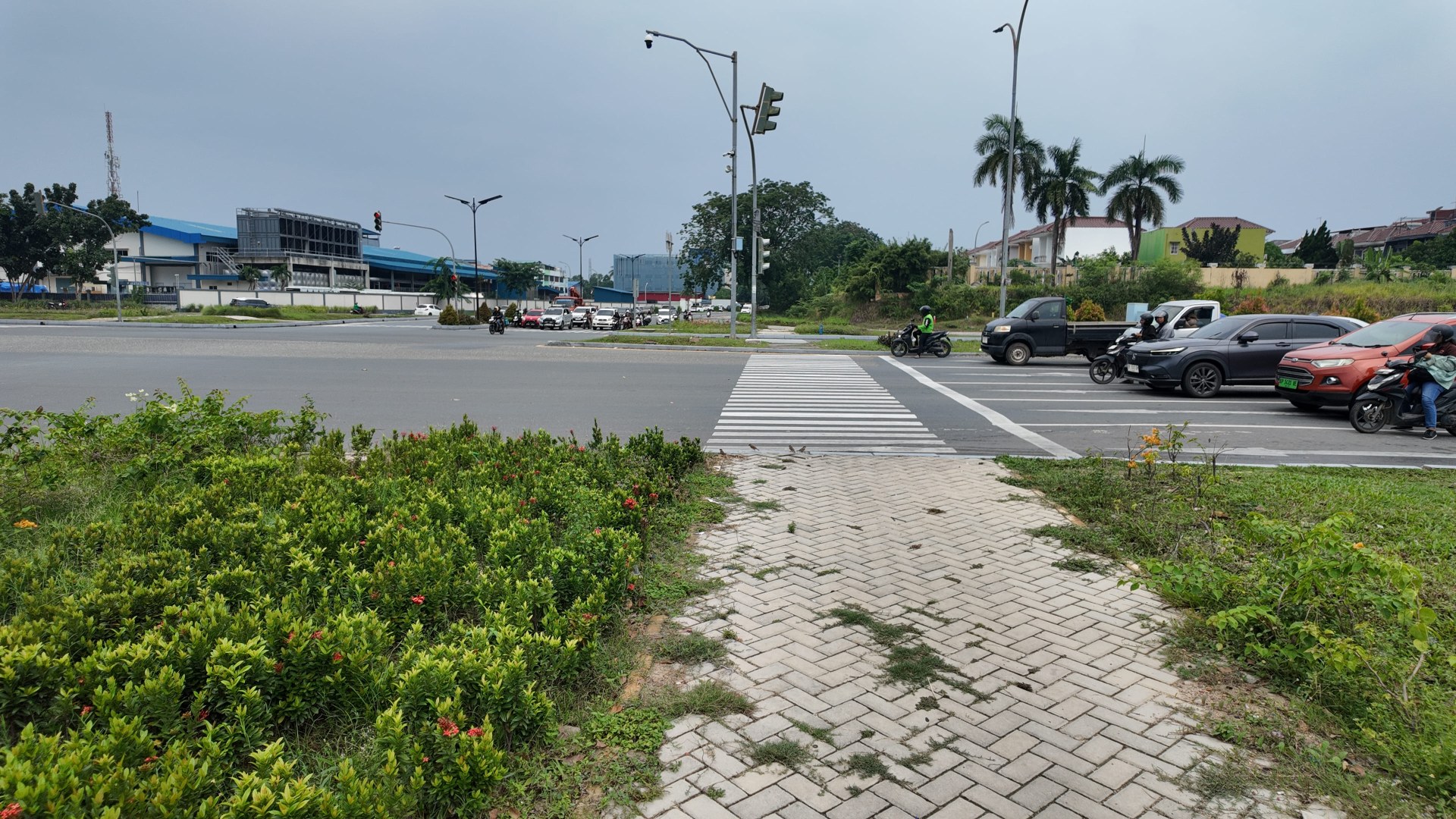 Pulau jalan Simpang Kara — foto 3