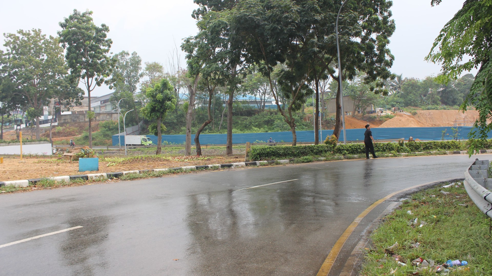 Taman Lengan Jalan Diatas Terowongan — foto 5