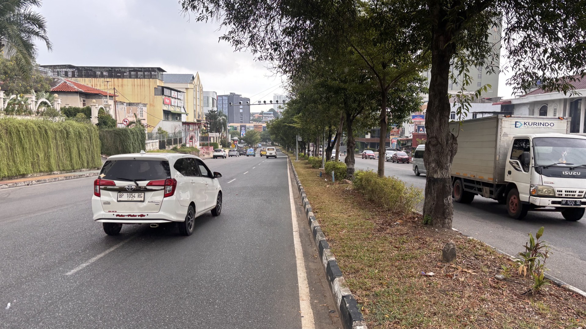 Jl. Pembangunan (Simpang Baloi Center - Simpang Hotel Harmoni) — foto 2