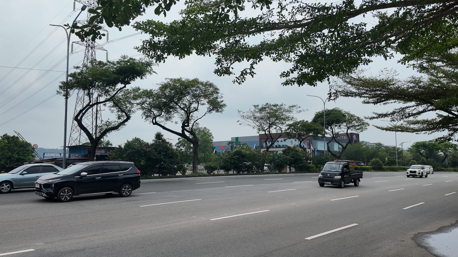 Jl. Raja Haji Fisabilillah (Simp. Laluan madani - Dataran Engku Hamidah - Simp. BNI) — foto 2