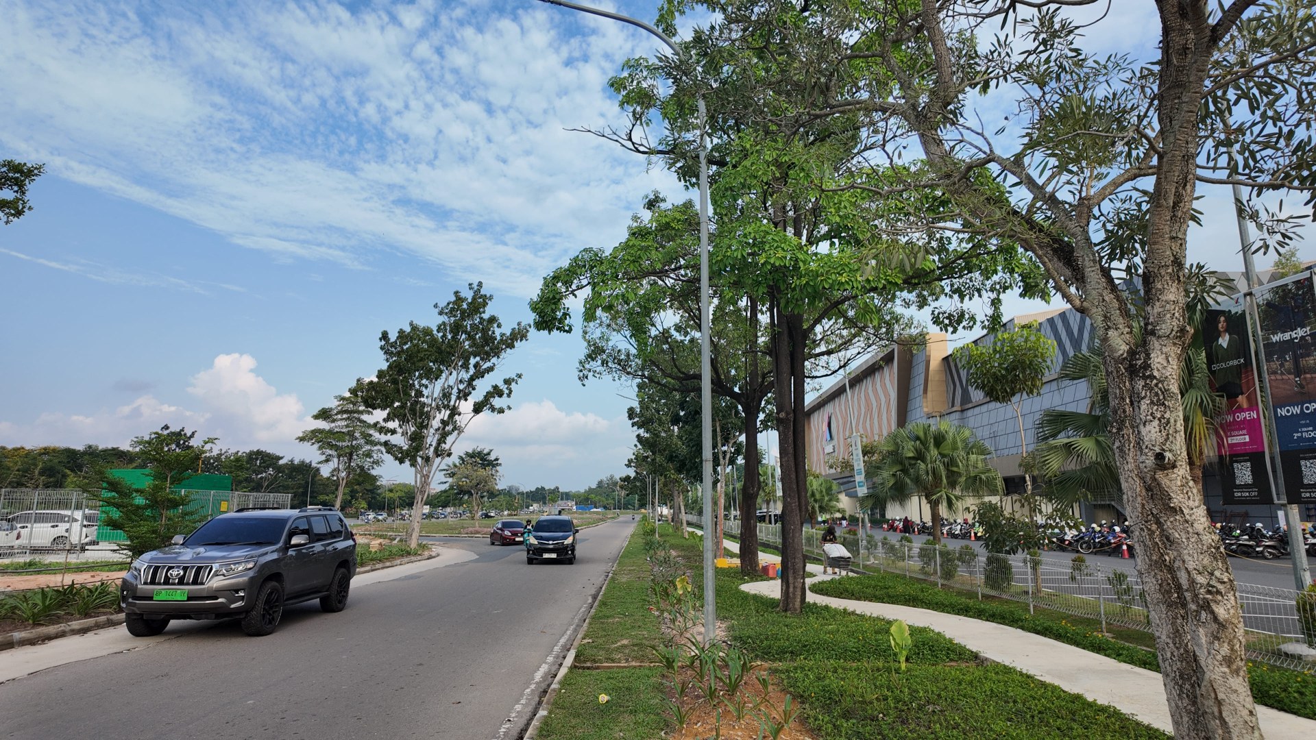Bufferzone Jalur Lambat  (Simp. Kepri Mall - Simp. Laluan Madani) — foto 2