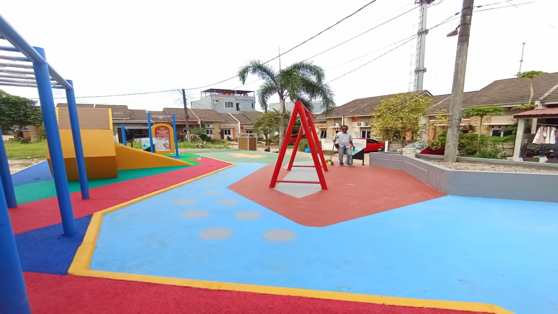 Taman Perum. Barcelona Residence RW 035, Kel. Belian, — foto 4