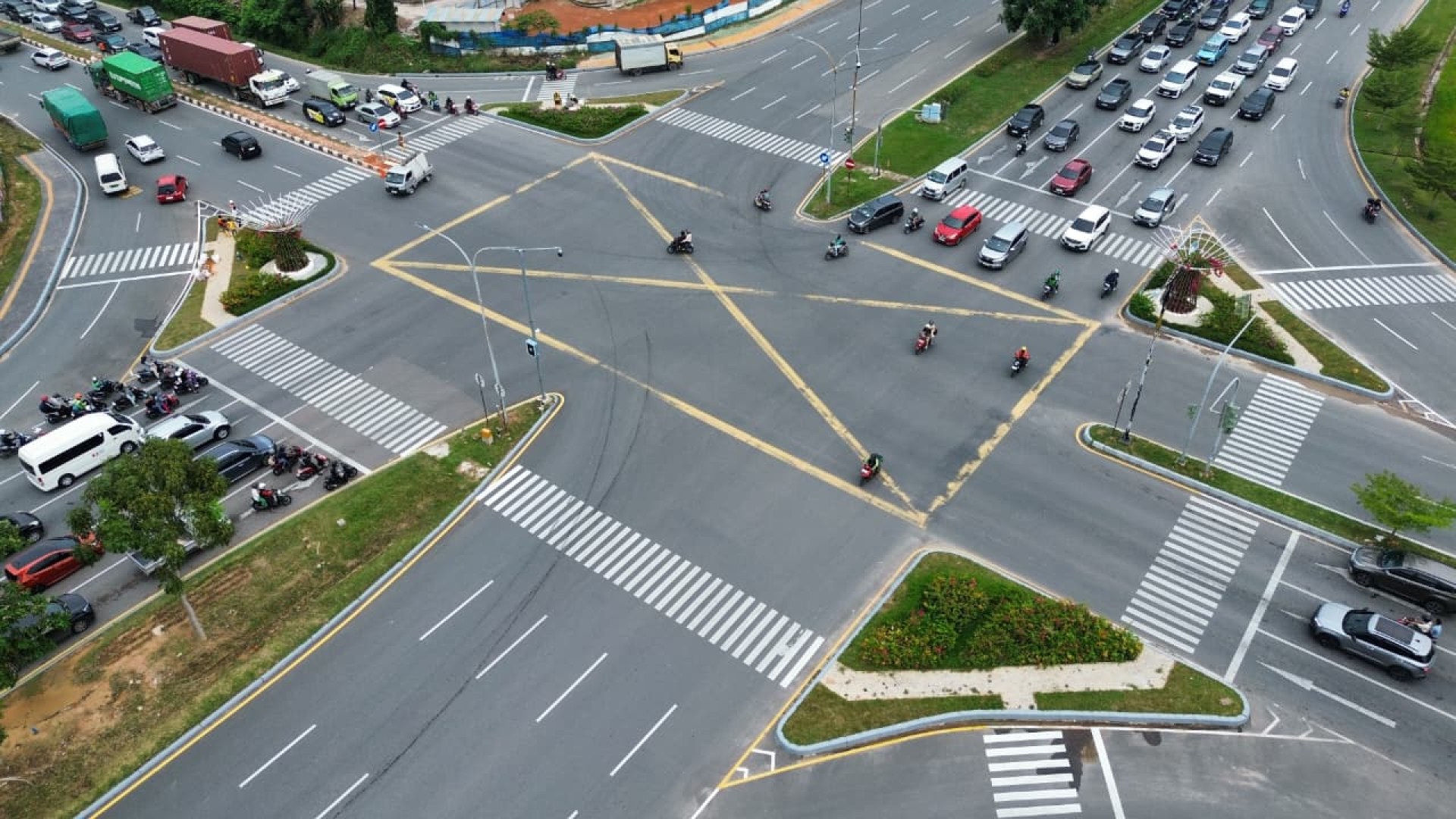 Jl. Laksamana Bintan (Simp. Franki - Simp. BNI) — foto 14