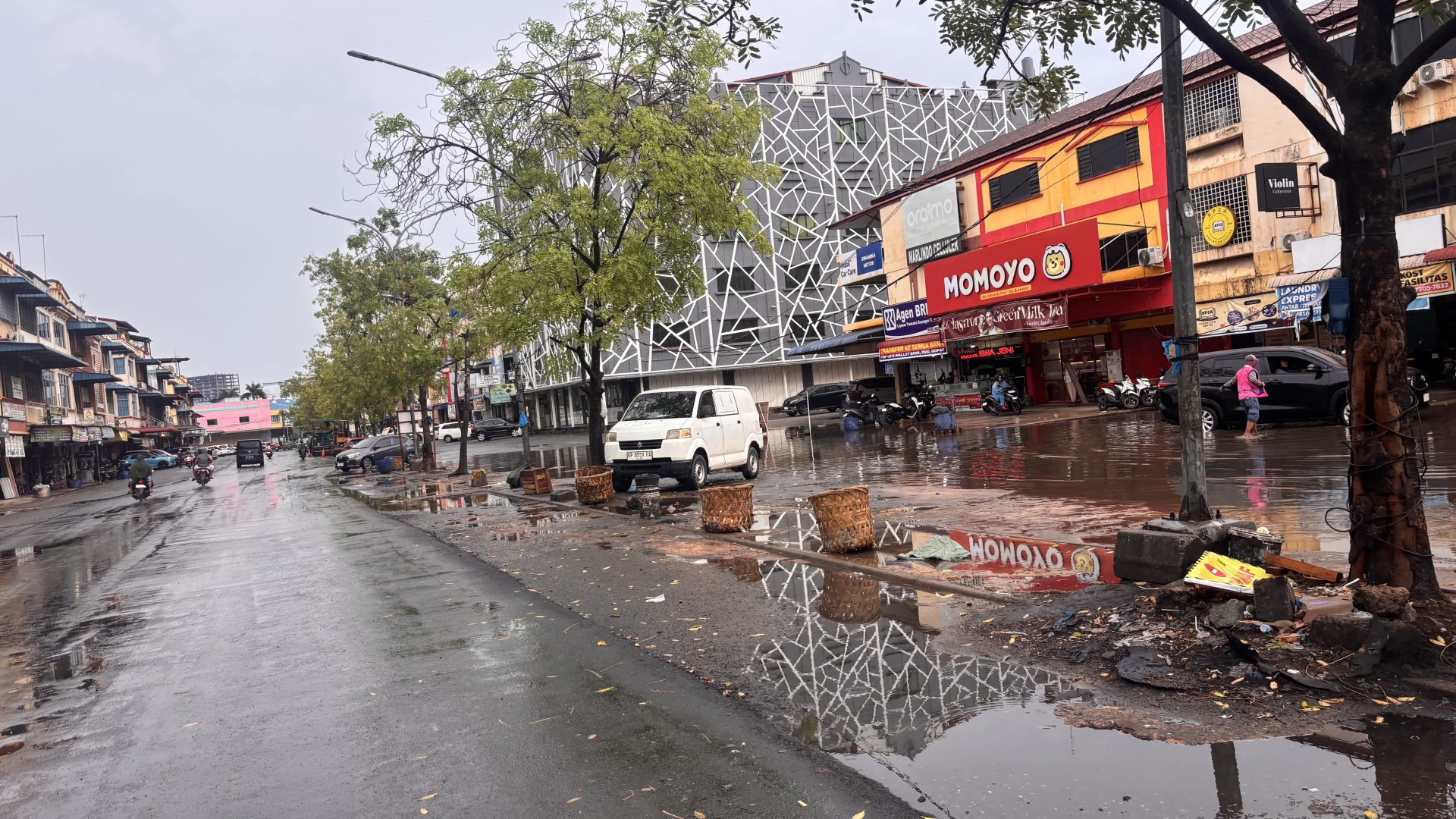 Simp. Pasar Induk Jodoh - Simp.  City Walk (Jl. Komplek Business Centre) — foto 1
