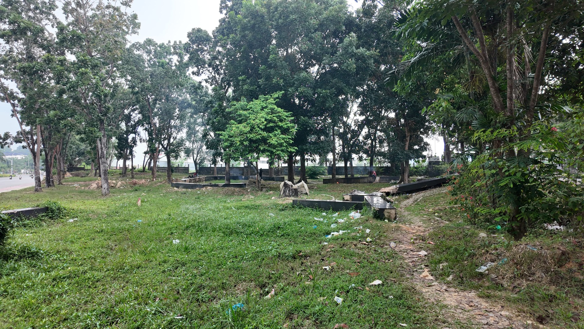 Bufferzone Depan SMP 3 - Taman Jalan Kartini — foto 13