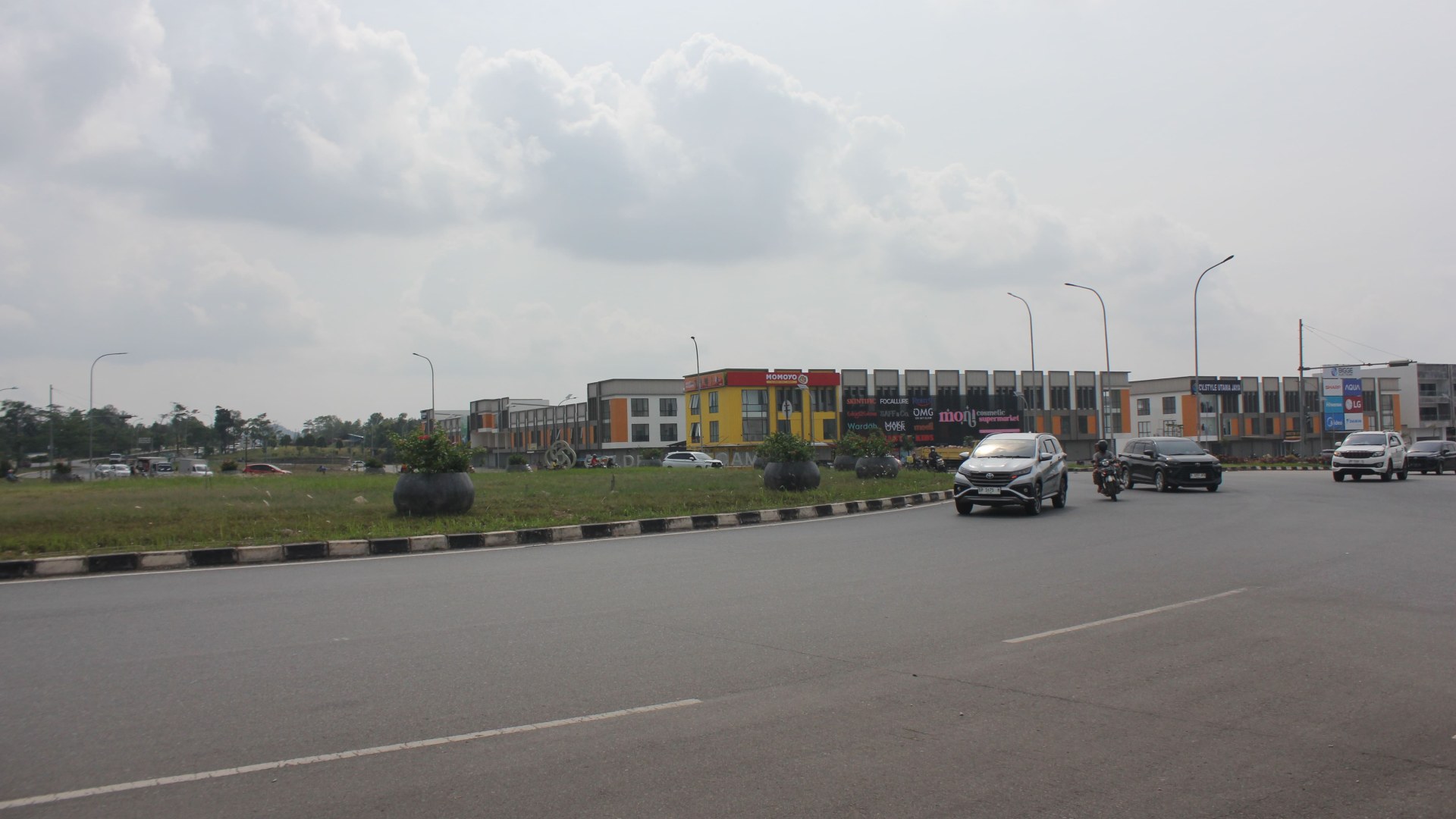 Bundaran Basecamp — foto 1