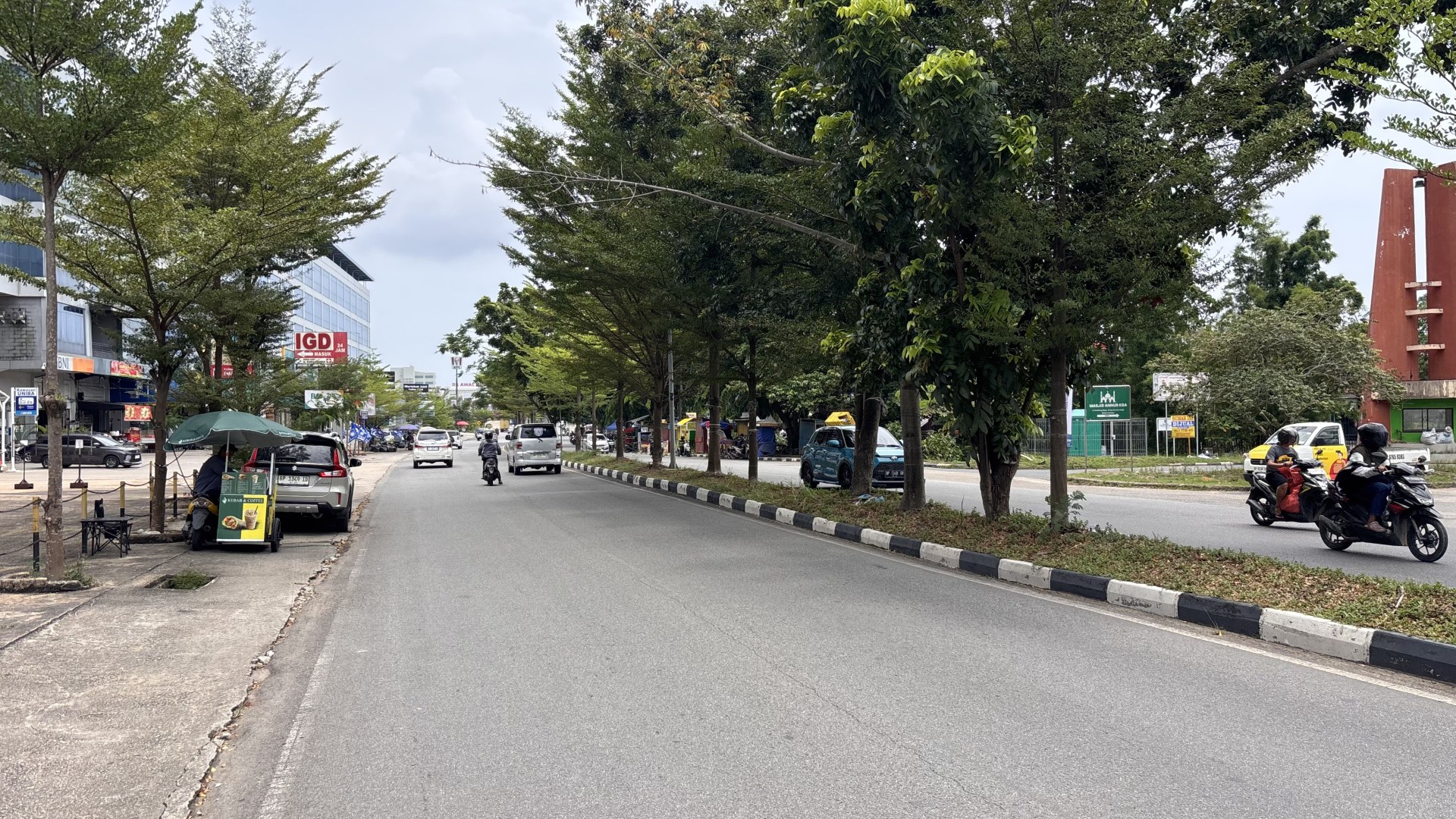 Jl. Raja Ali Kelana (Simp. Cikitsu - Simp. RS Elizabeth) — foto 8