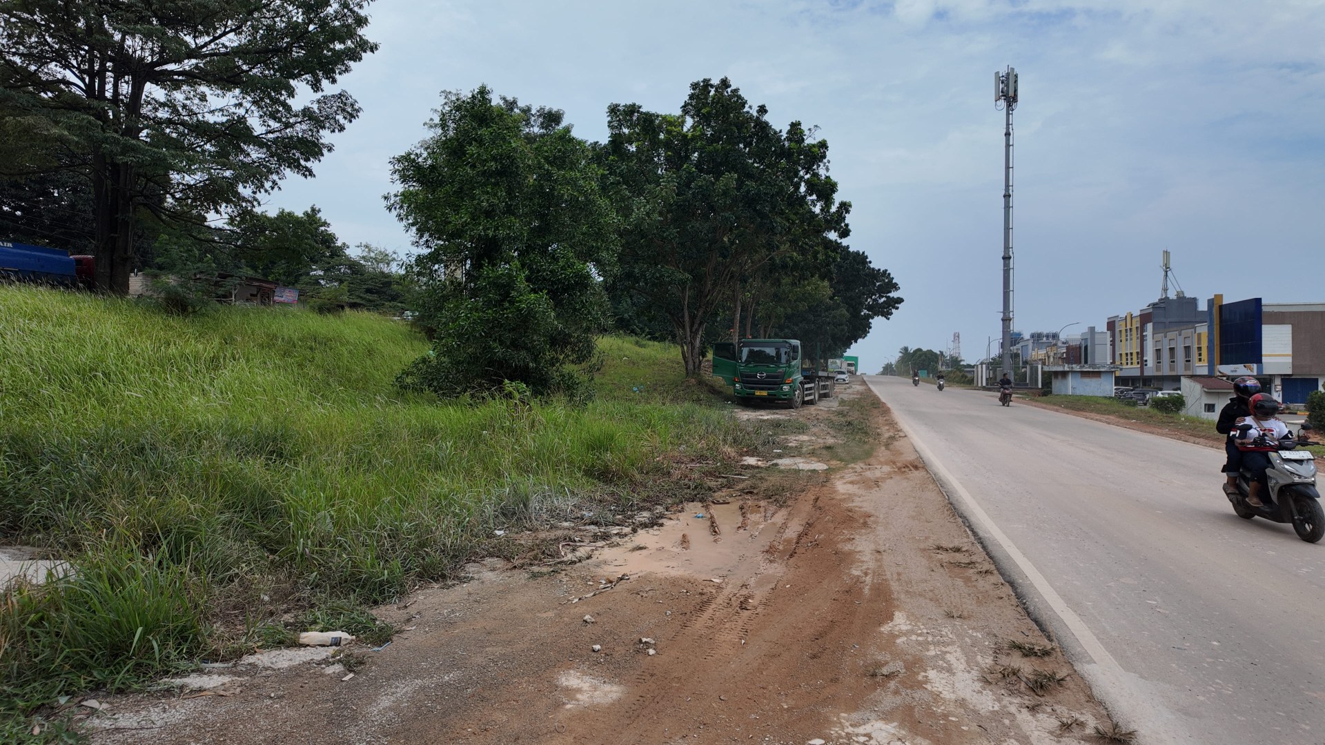 Jl. Hang Kesturi (Simp. Taiwan - Simp. Batu Besar) — foto 1